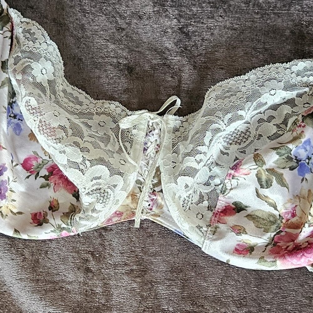 Maidenform underwire w/corset-like lacing up center floral satiny fabric 36DD